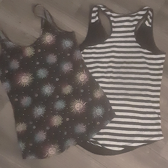 2 sleeveless camisoles (Bob Marley) - Picture 5 of 6